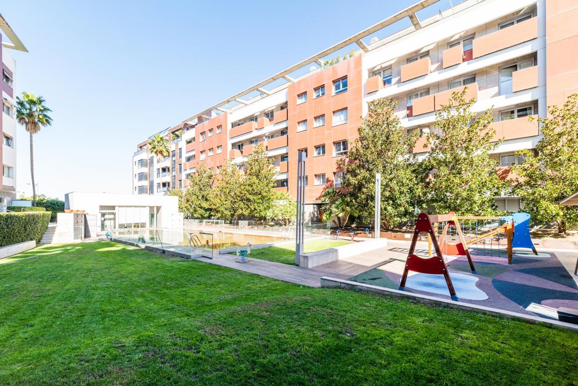 Tuguest Avenida De La Investigacion - Free Parking Apartman Granada Kültér fotó