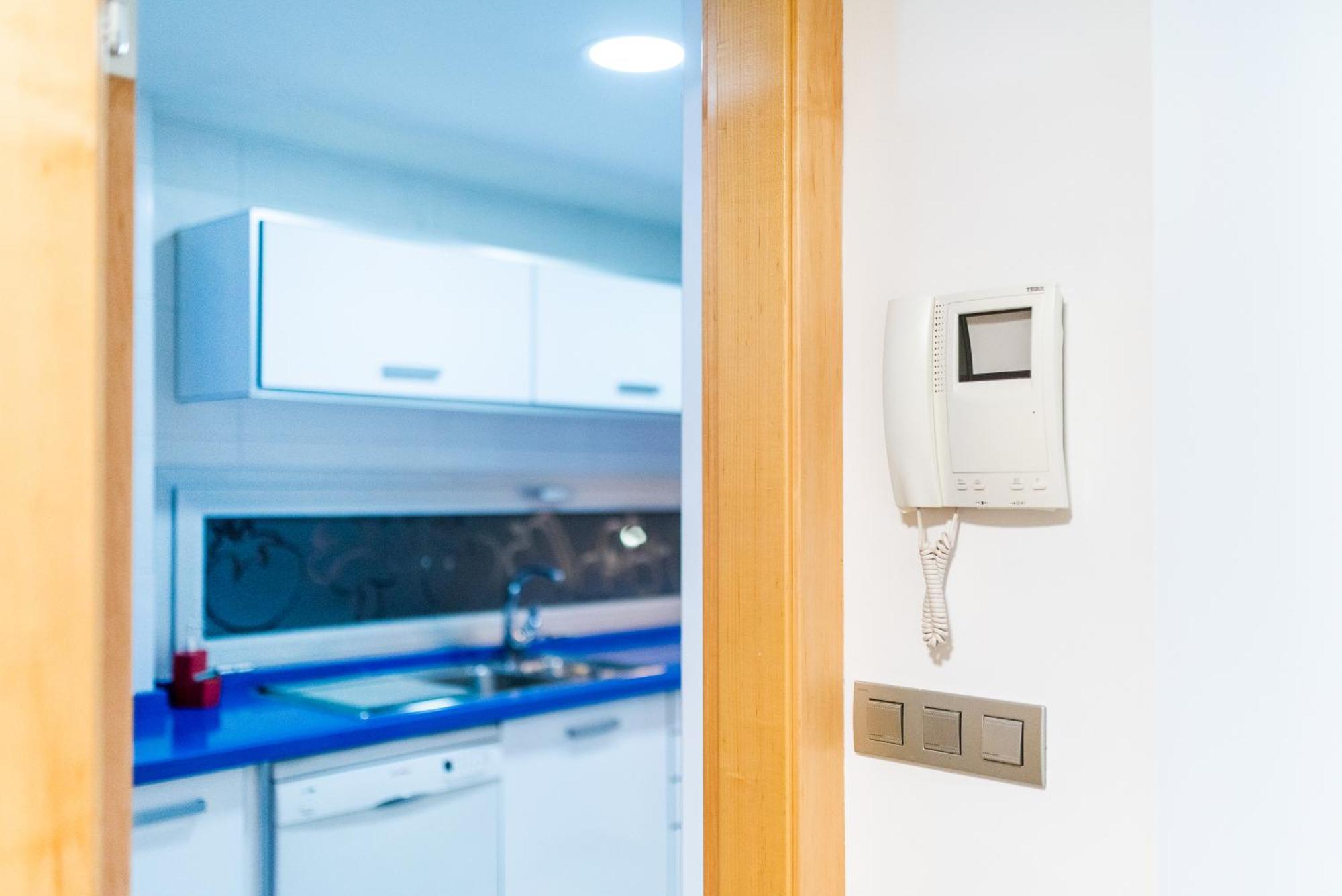 Tuguest Avenida De La Investigacion - Free Parking Apartman Granada Kültér fotó