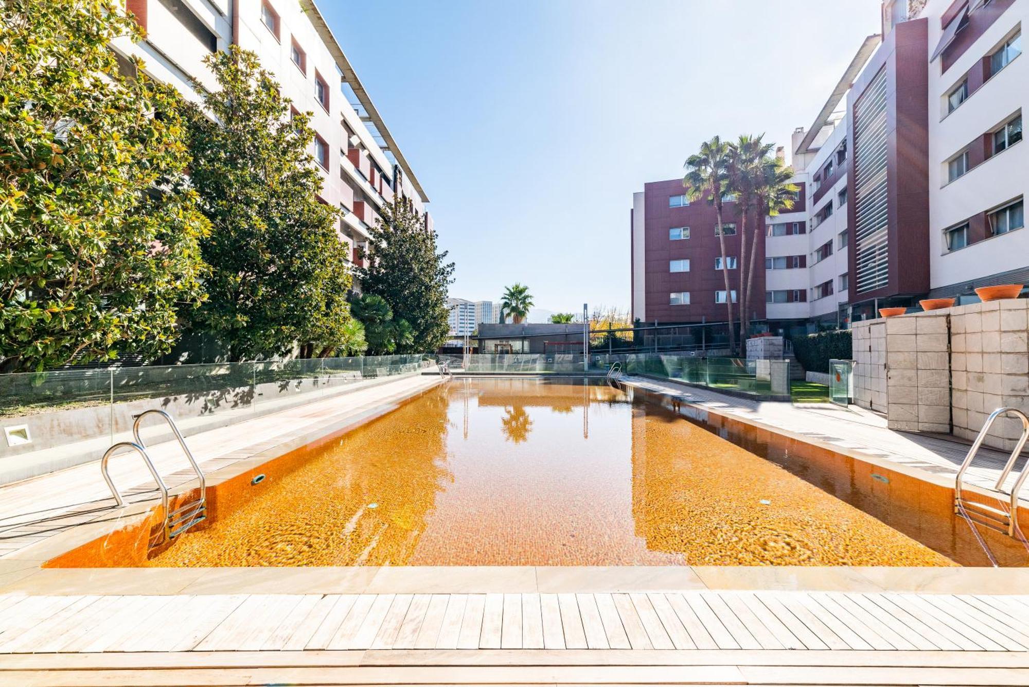 Tuguest Avenida De La Investigacion - Free Parking Apartman Granada Kültér fotó